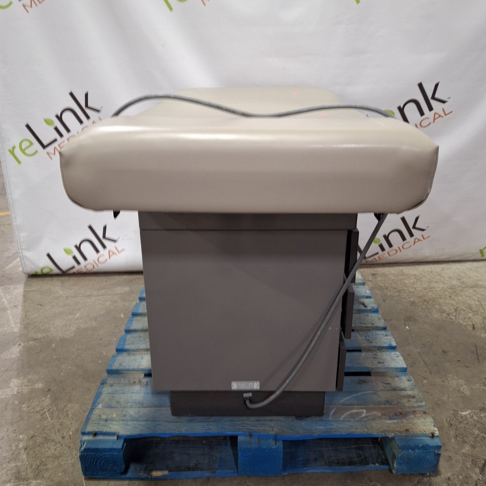 Midmark Ritter 100 Exam Table