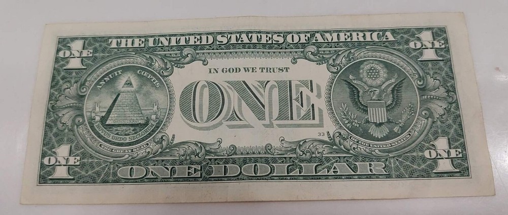 $1 Bill Misaligned One Digit Serial Number *7* STUCK DIGIT Minor ERROR Misprint