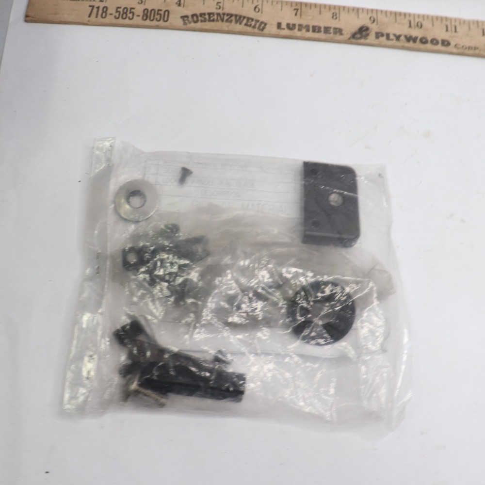 Young Windows Right Hand Locking Handle Kit 95328