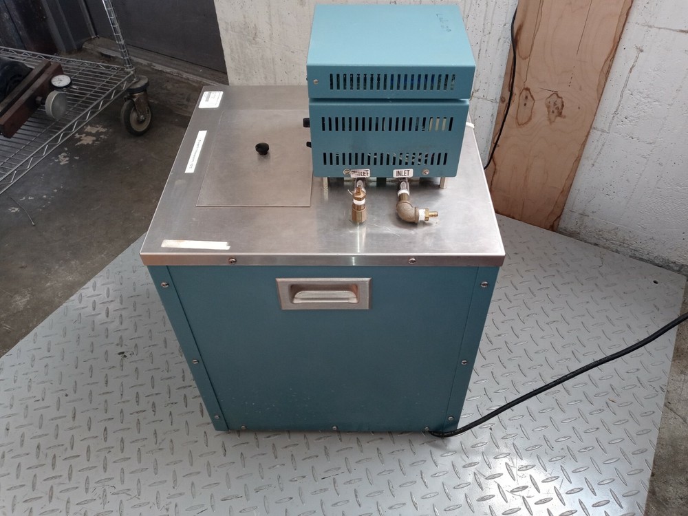 Polyscience series 9500 refrigerated constant temperature circulator