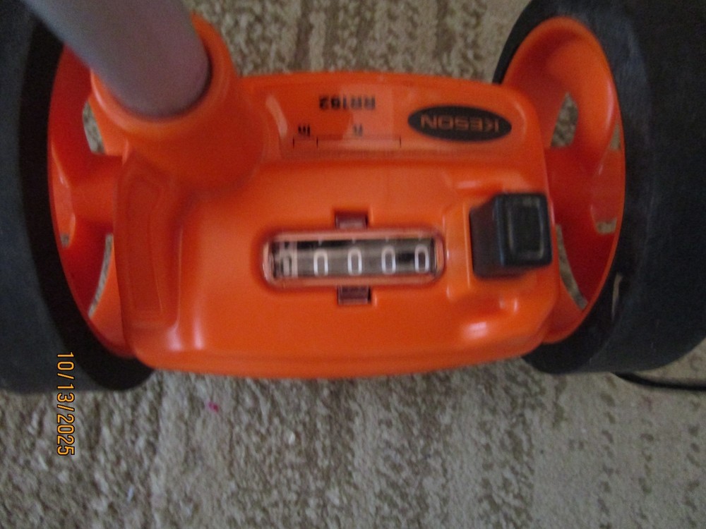Keson Rr182 Measuring Wheel, Expandable handle, good condition