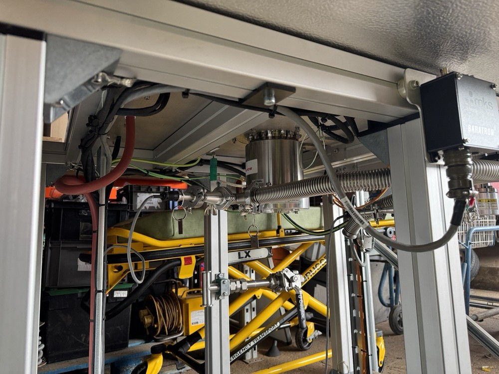 CVT UHV TPD System Temperature Programmed Desorption Vacuum Chamber