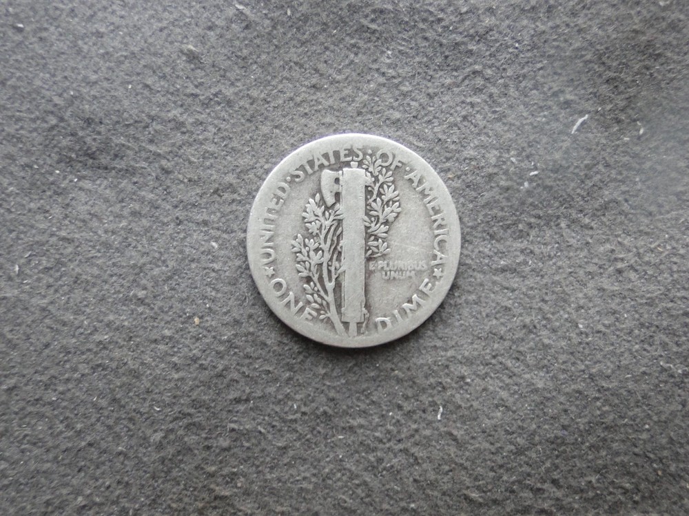 1927 Mercury Dime 26-1452