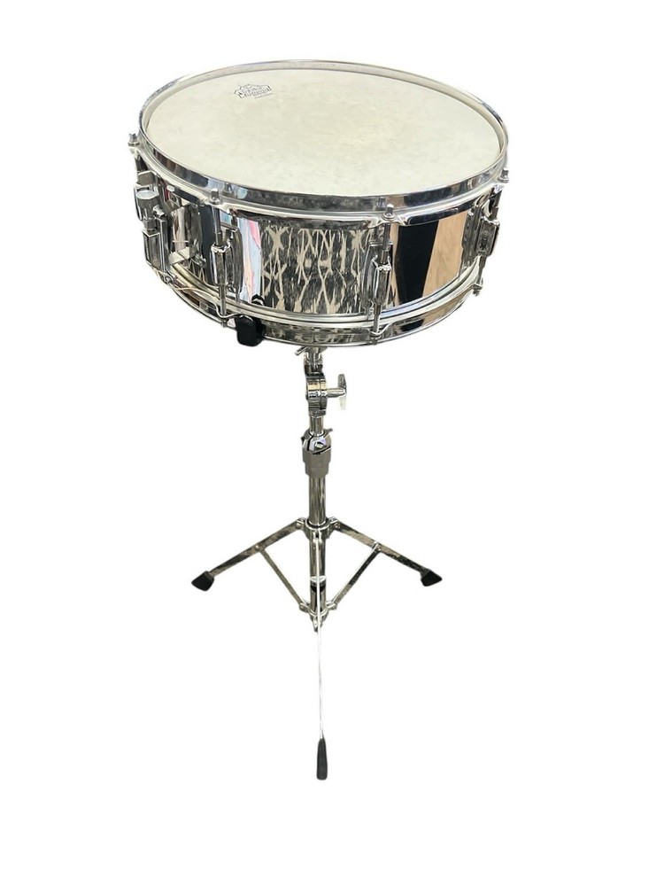 Ludwig Rocker Drum Case w/ Drum & Stand