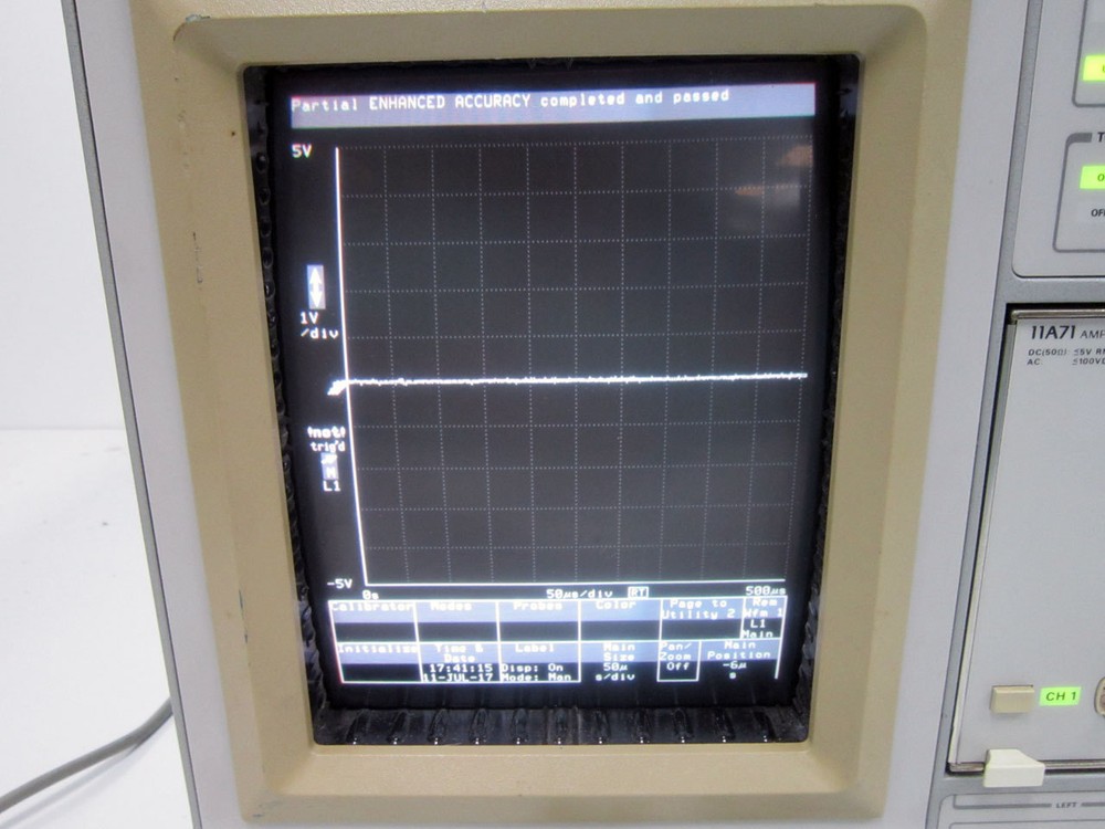 TEKTRONIX DSA601A DIGITIZING SIGNAL ANALYZER 2X 11A71 AMPLIFIER