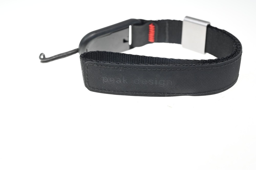 Peak Design Wrist Cuff Strap Black Red #G327