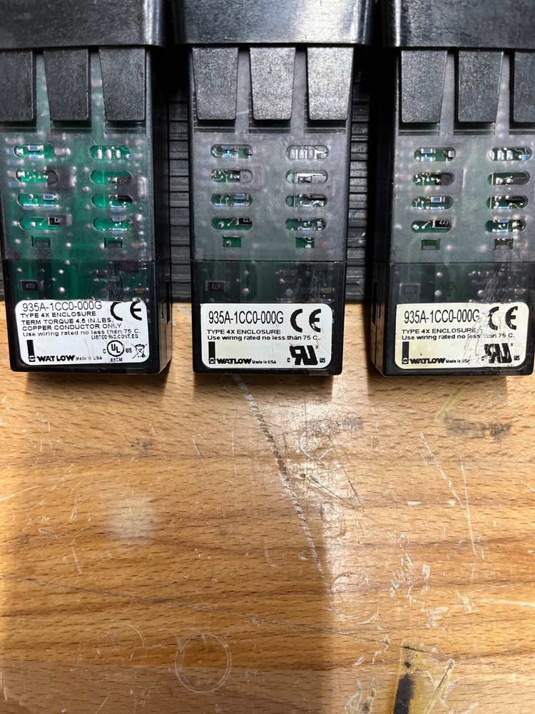 Watlow 935A-1CC0-000G Temperature Controller