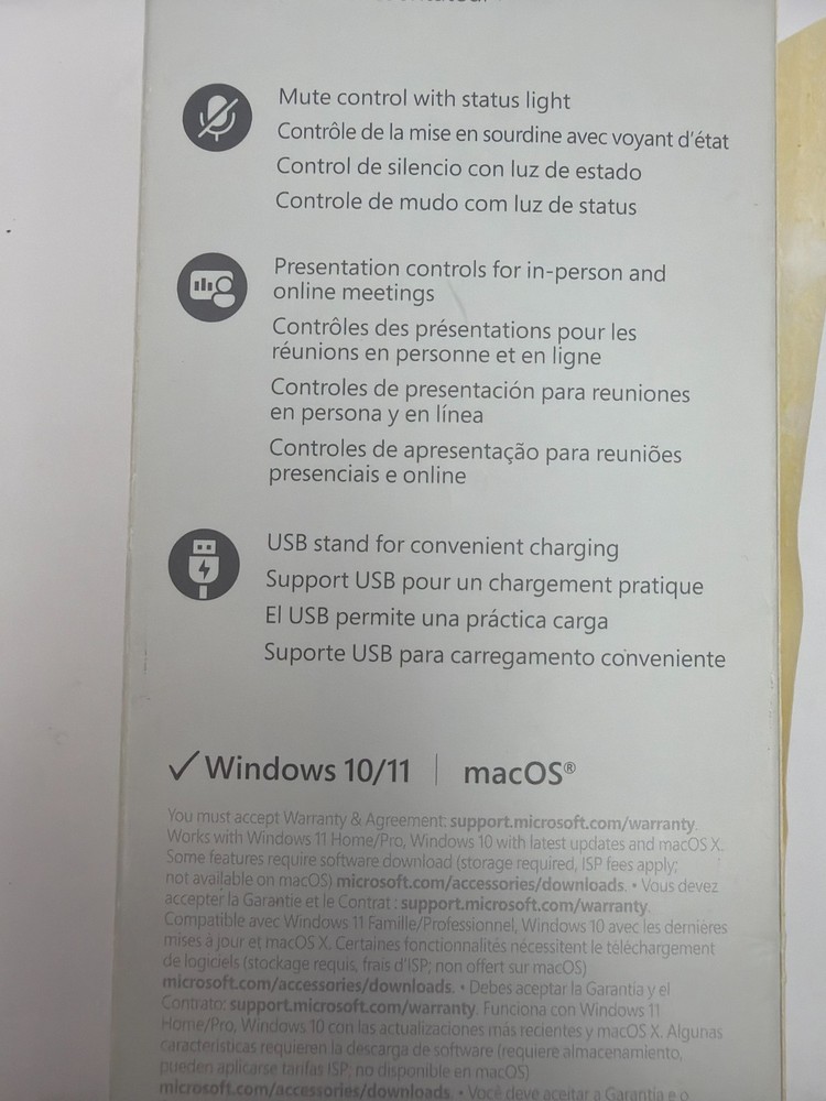 Microsoft Presenter + Black - Wireless Connectivity - Rechargeable Battery