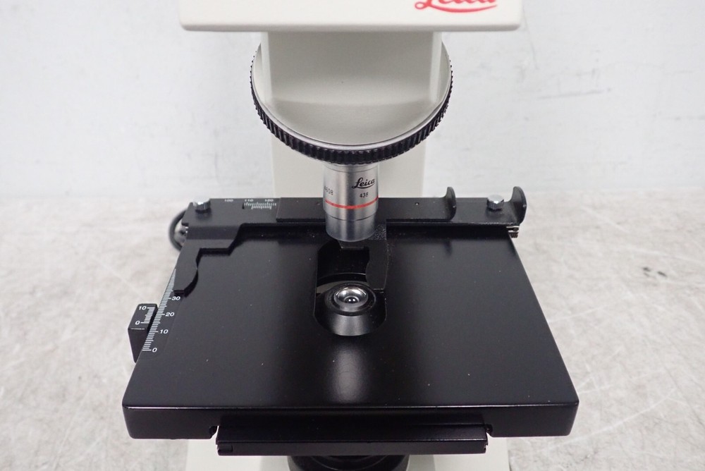 Leica ATC 2000 Binocular Microscope with 4x, 40x Achrom Objectives