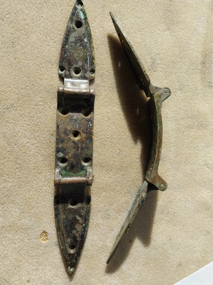 Vintage 3 way rounded brass hinges