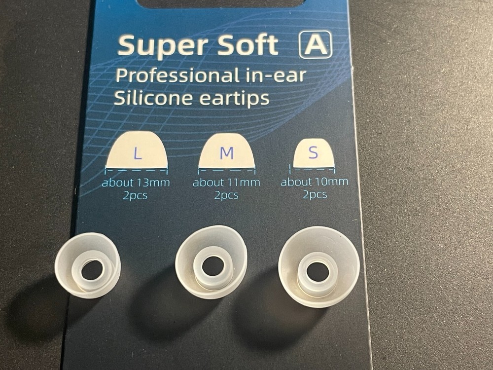 Soft Clear Silicone Replacement Eartips for beats studio buds plus transparent