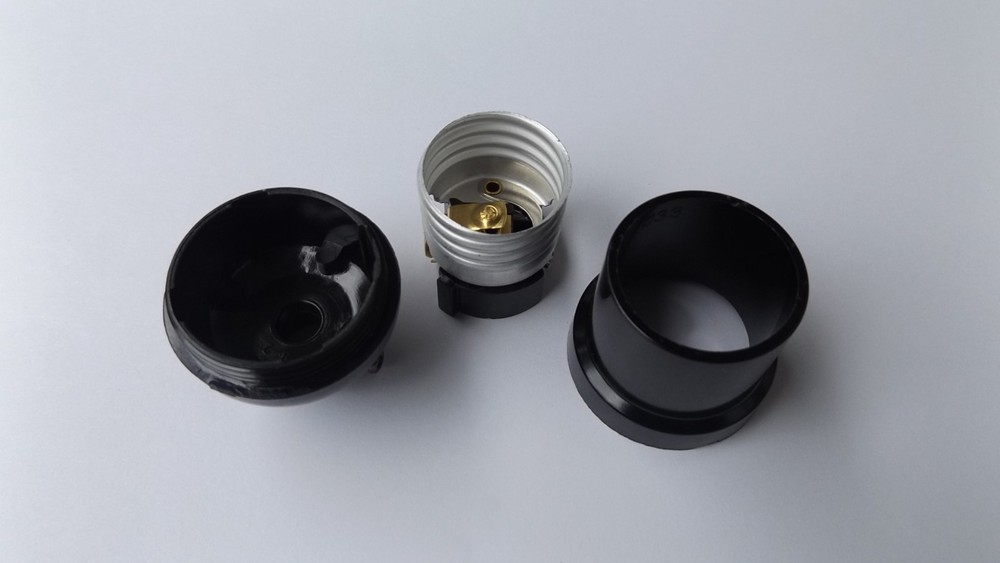 BLACK PLASTIC SHORT KEYLESS LAMP SOCKET E26 MEDIUM BASE 47675JB