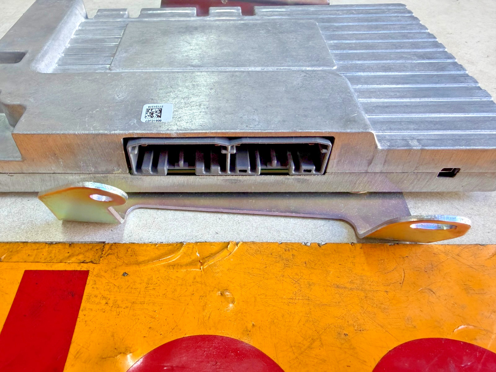 2014 2015 JEEP GRAND CHEROKEE SRT 8 AMPLIFIER HARMAN KARDON OEM 68217143