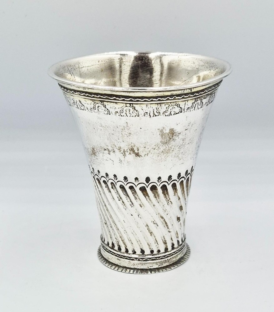 FINE 18TH CENTURY SWEDISH SOLID SILVER BEAKER CUP - CLM