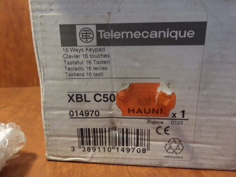 Telemecanique 16 ways keypad XBLC501