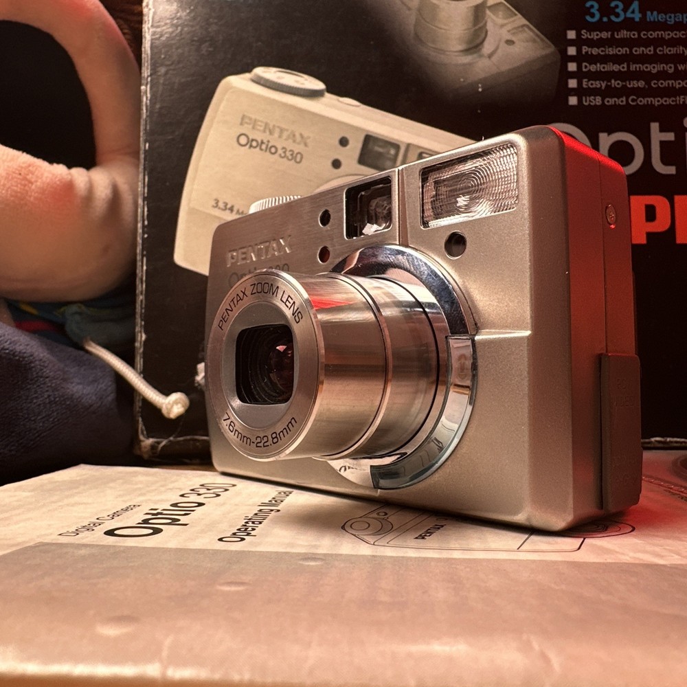 PENTAX Optio 330 3.34MP Digital Compact Camera Charger & Battery Tested working