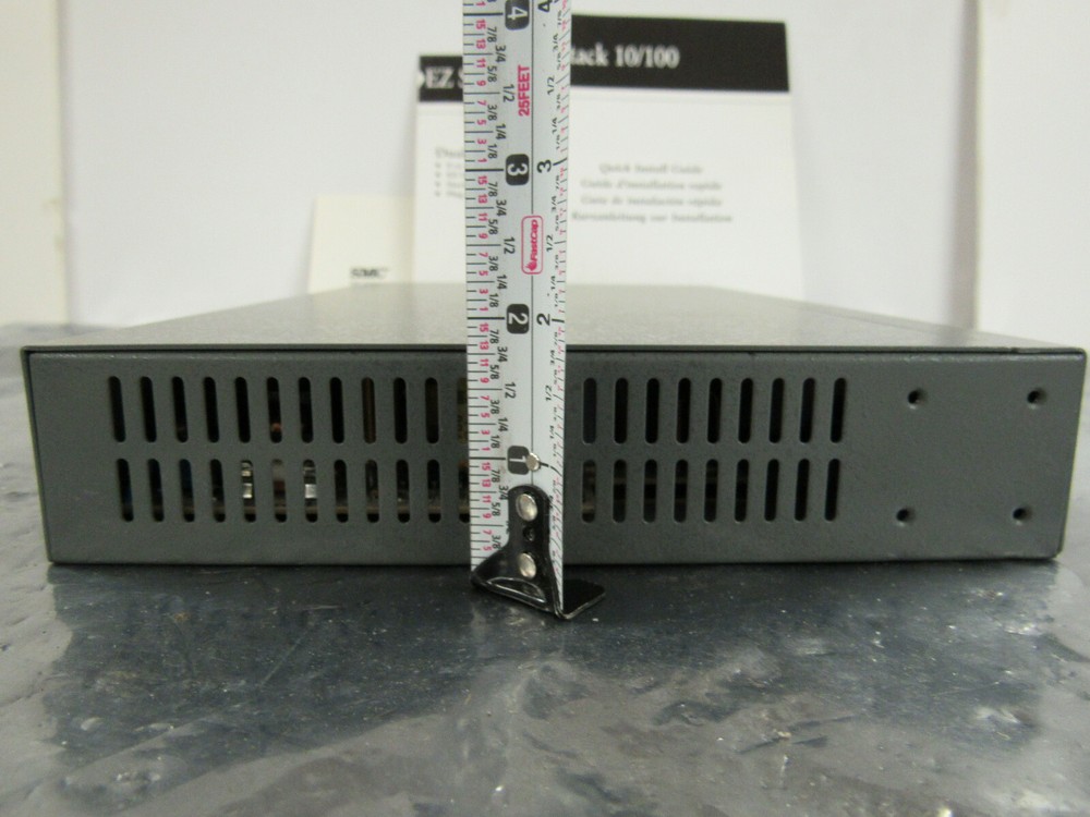 SMC 5208DS EZ STACK 10/100 NETWORK HUB ***NNB***