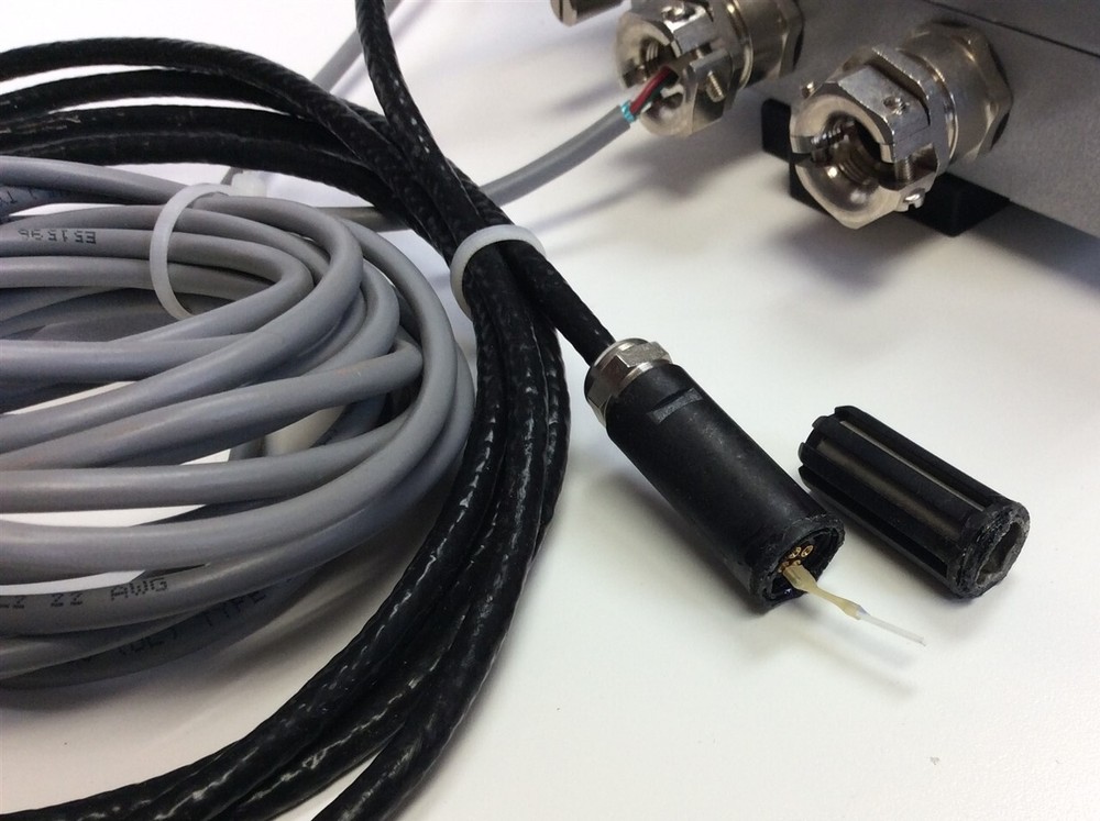 Vaisala HMT363 Humidity & Temperature Transmitter W/ Display *Broken Probe*
