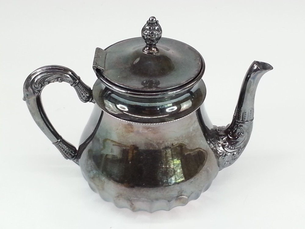 Vintage Teapot Forbes Silver Co Quadruple 169 Silverplate Needs Polishing
