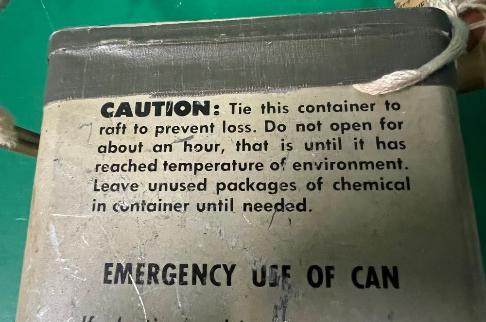 1944 US NAVY Bu AERO DRINKING WATER KIT