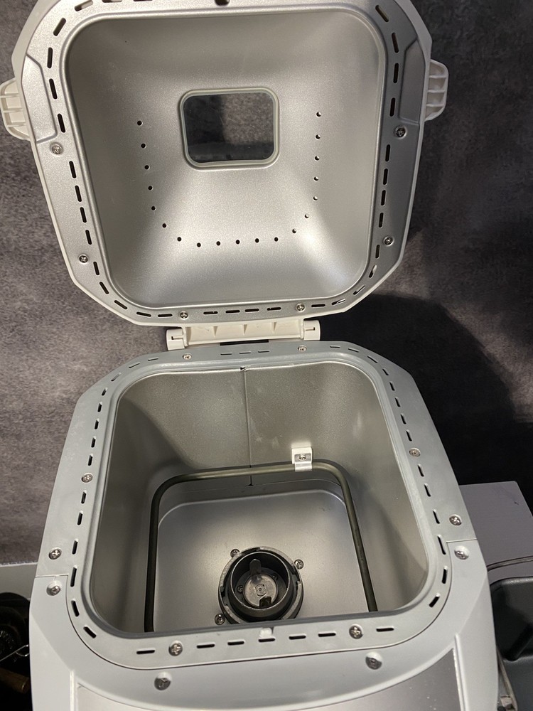 Black & Decker BK1015W 1.5lb Automatic Bread Maker Machine - NEW Open Box