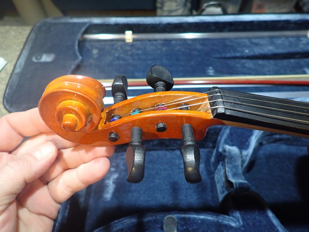 Infinity 4/4 Size Student Violin With Hard Case And Bow