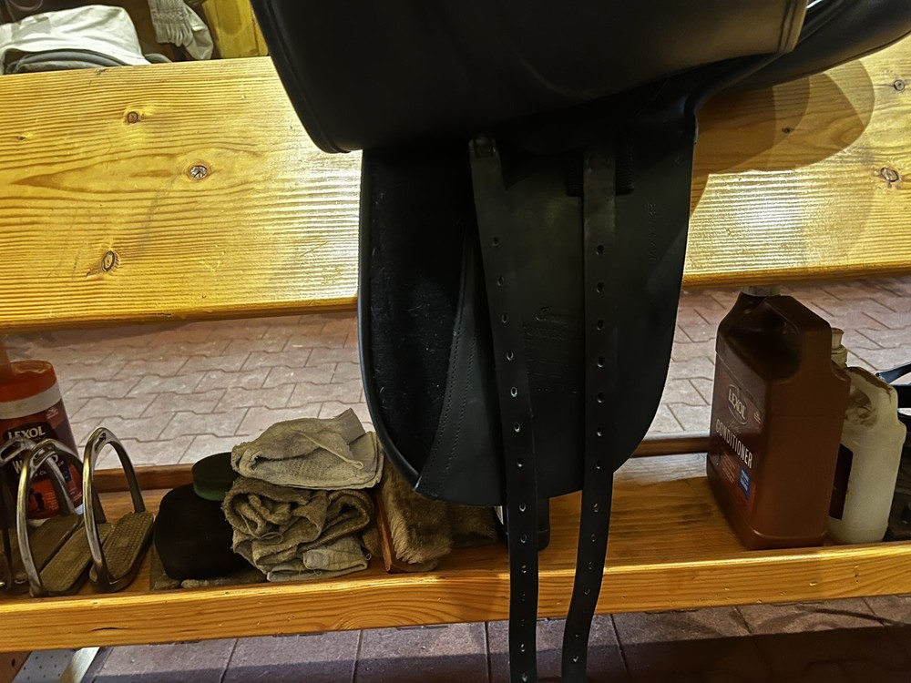 17.5 County Connection Dressage Saddle