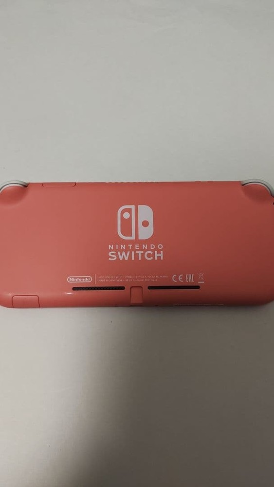 Nintendo Switch Lite Coral