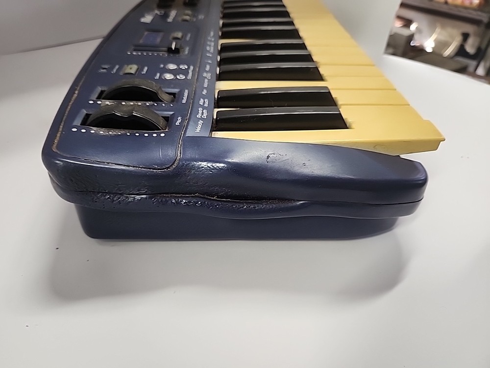 M-AUDIO MID Air 25 Controller Keyboard UNTESTED AND DIRTY