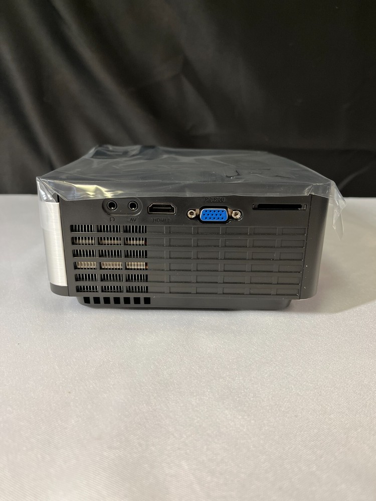 EGate E03i31 Black Silver Portable LED Projector With Remote Control