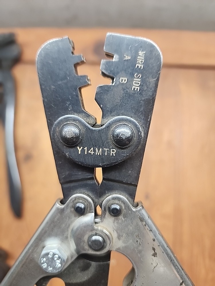 Burndy Y14MTR Crimper