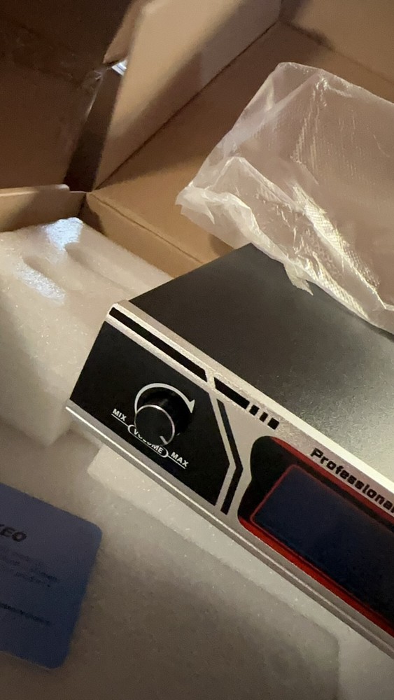 Aokeo AK-83 Professional Wireless Microphone