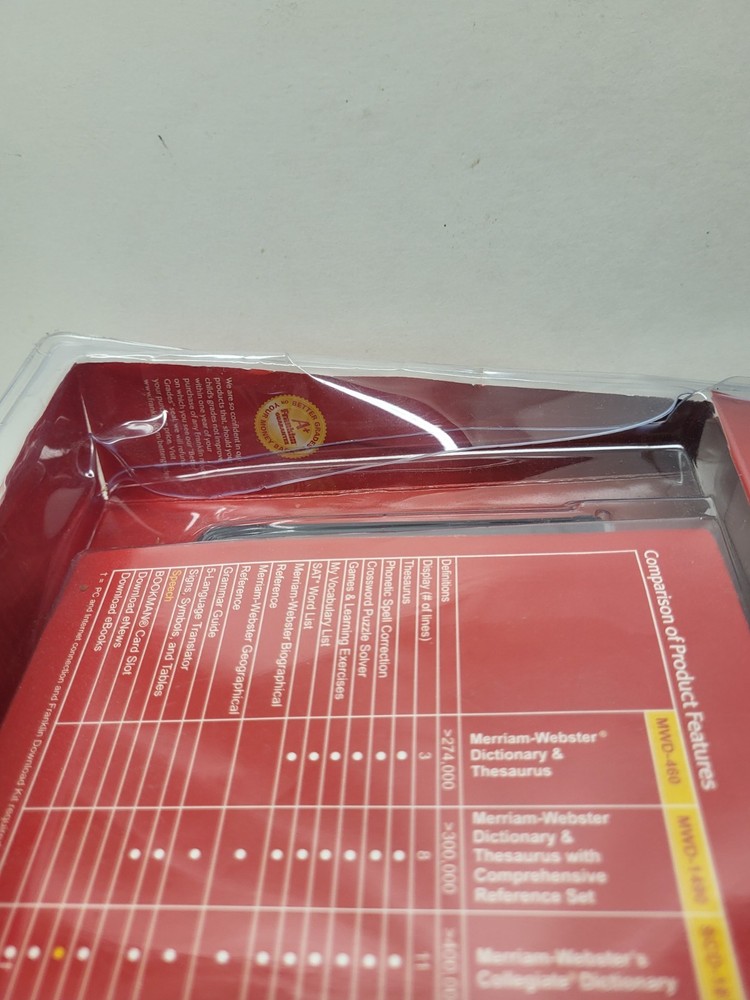 Franklin Dictionary & Thesaurus with Comprehensive Reference Set MWD-1490