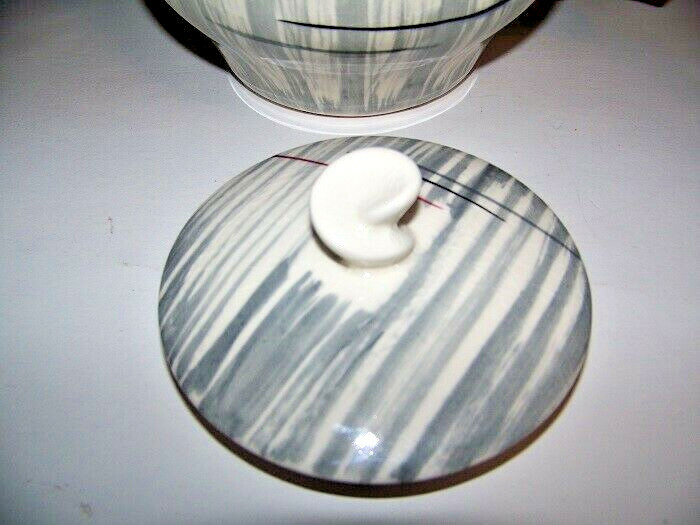Prim Rose Light Stripes Gray Pattern Teapot 4 cup