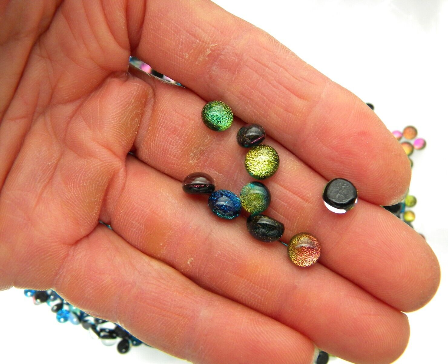 (CLEAR GLASS ON TOP) TINY DOTS Lot 100 pcs DICHROIC FUSED GLASS (V100) CABOCHON