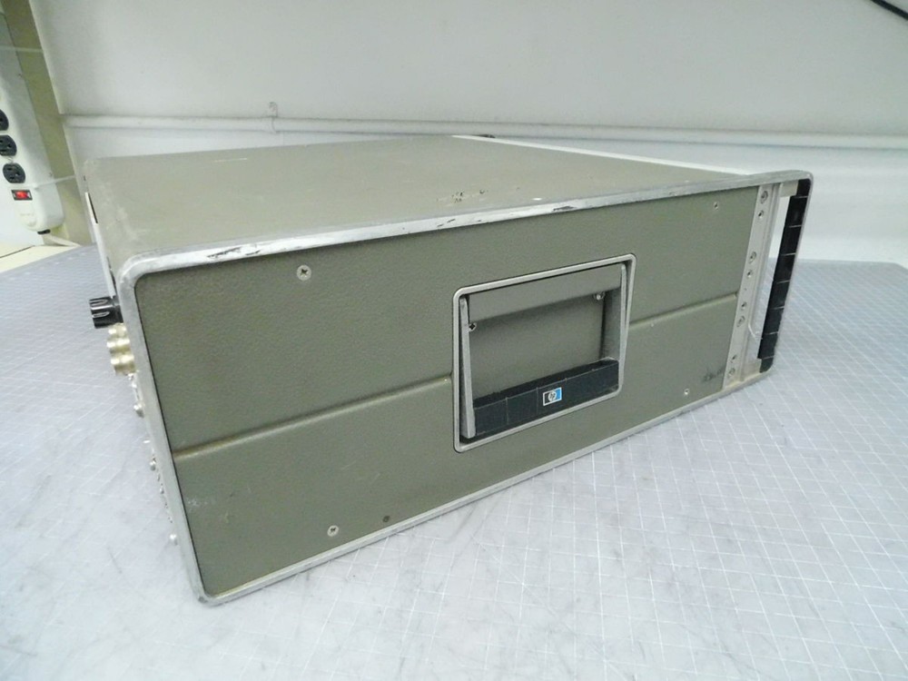 HP 8410A VINTAGE NETWORK ANALYZER M6830