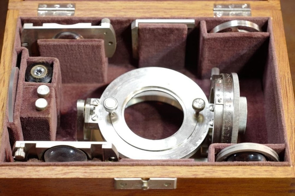 Antique Leitz Universal Rotating Stage UT2 Polarizing Microscope Accessory Case