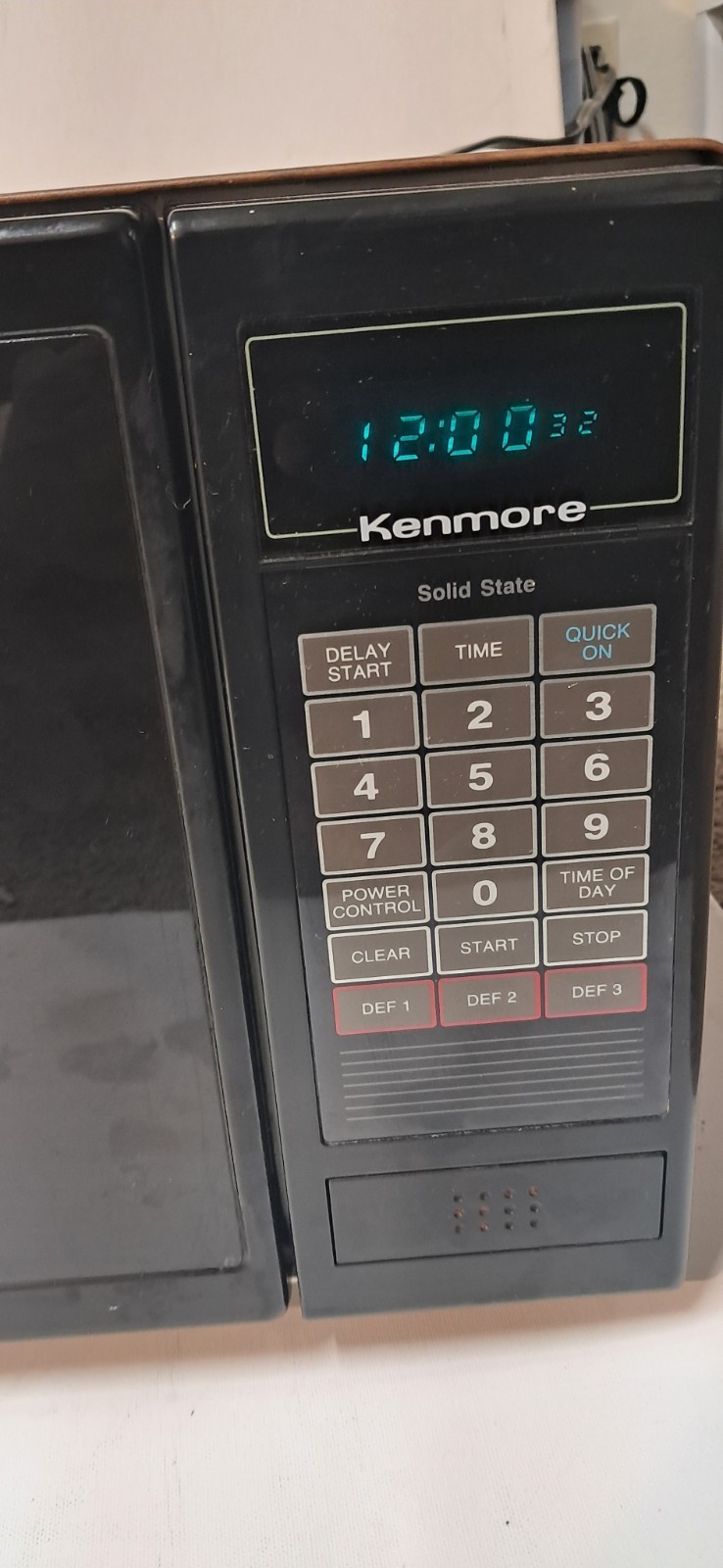 Vintage Kenmore 650W Microwave Retro Wood Grain Solid State Countertop