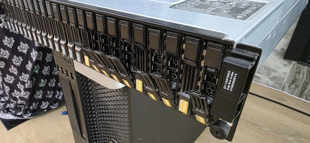 Dell Compellent SC220 24x 600GB 2x SC2
