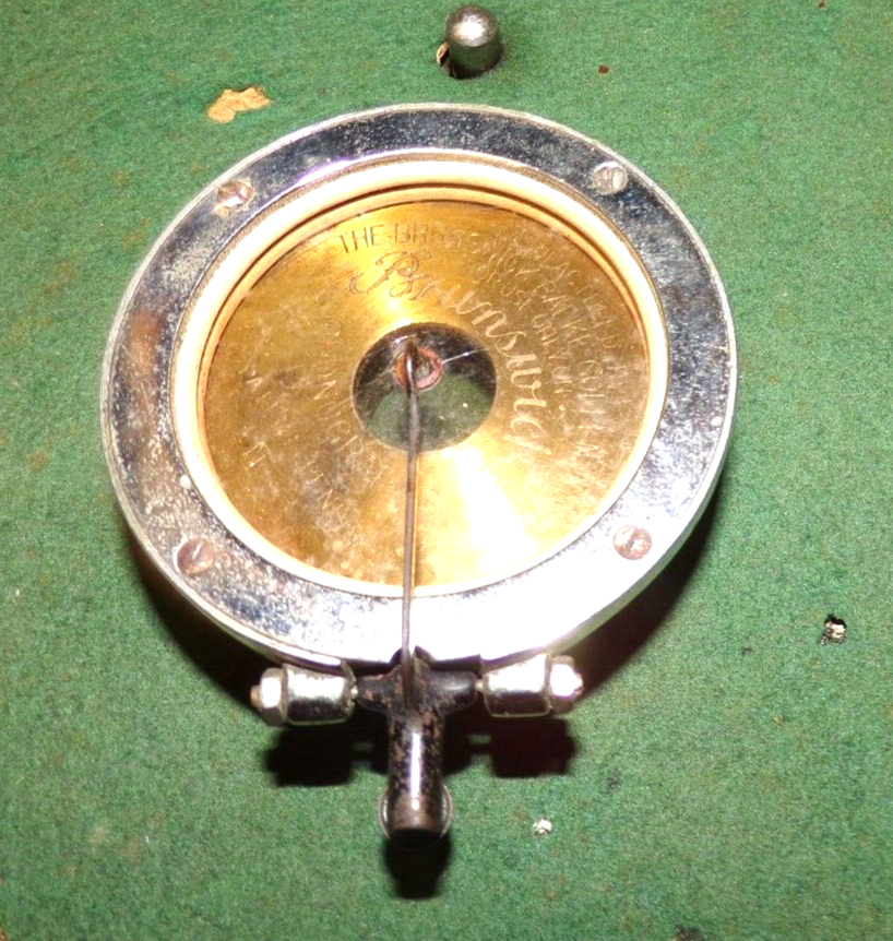 BRUNSWICK PORTABLE DISC PHONOGRAPH MODEL 102