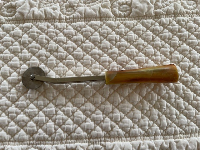 Vintage Dritz Tracing Wheel Bakelite Handle