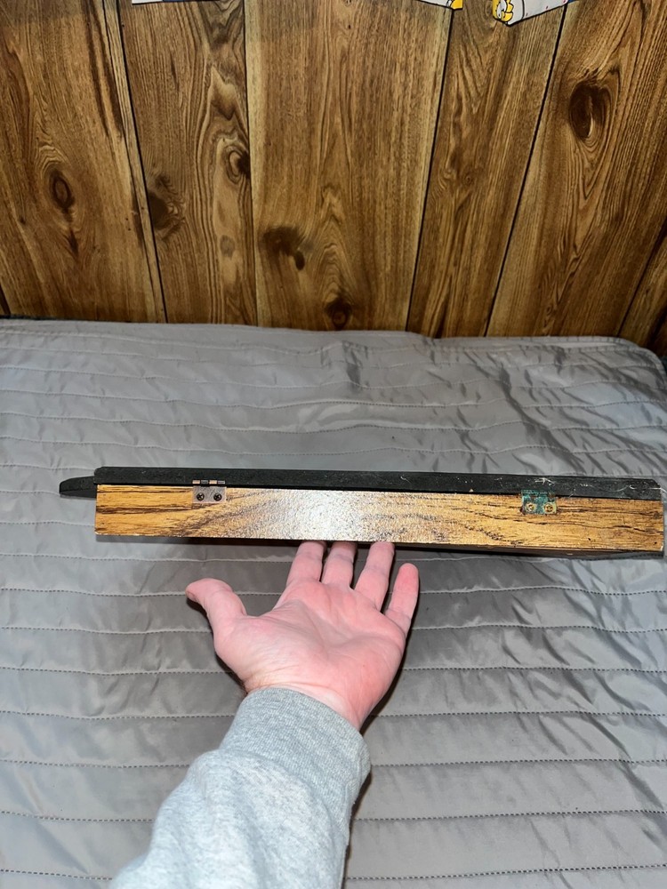 Vintage Flying Cloud Cricket Dartboard Case