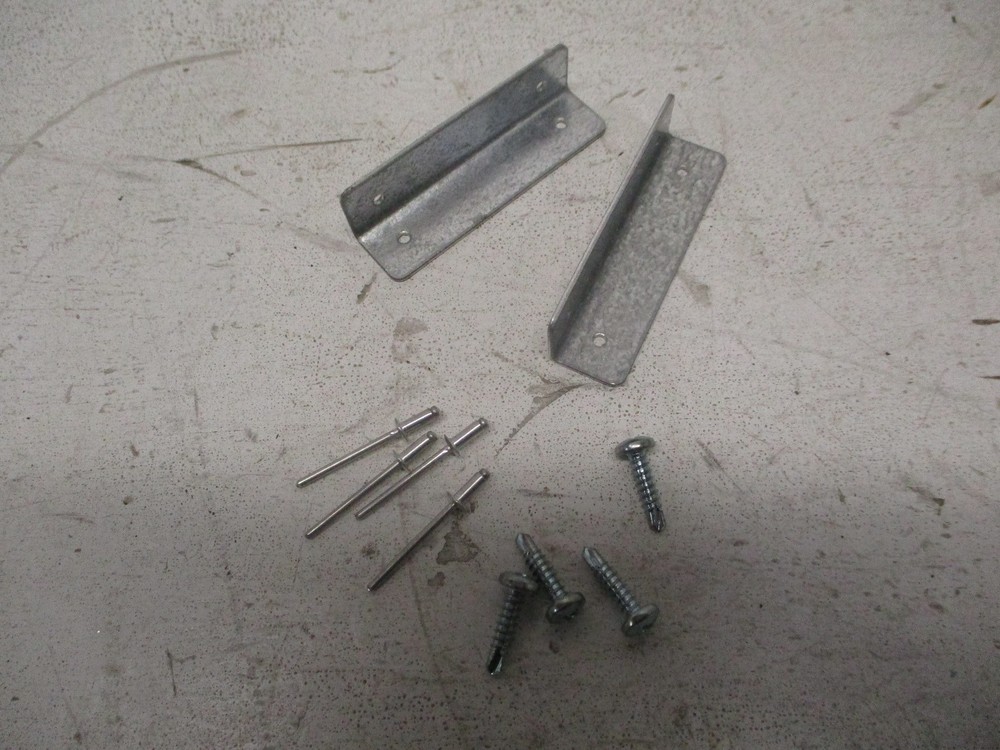 8900126R91 INTERNATIONAL MODESTY PANEL ANGLE SUPPORT HARDWARE (2 PACK)