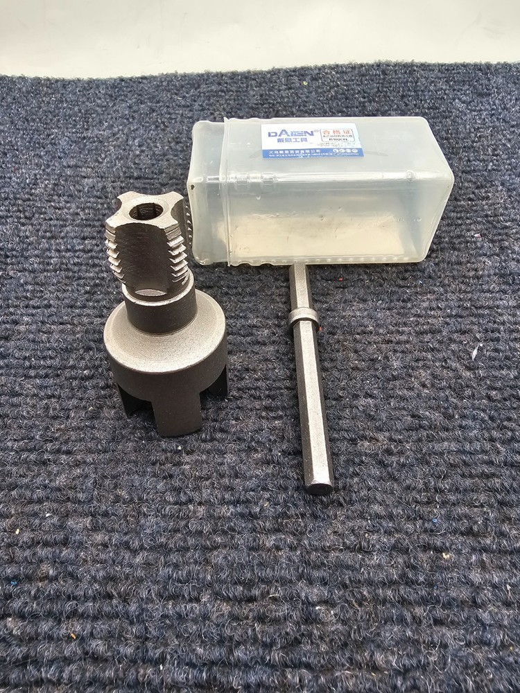 DAIEN QC01 PVC Pipe Internal And External Thread Tool