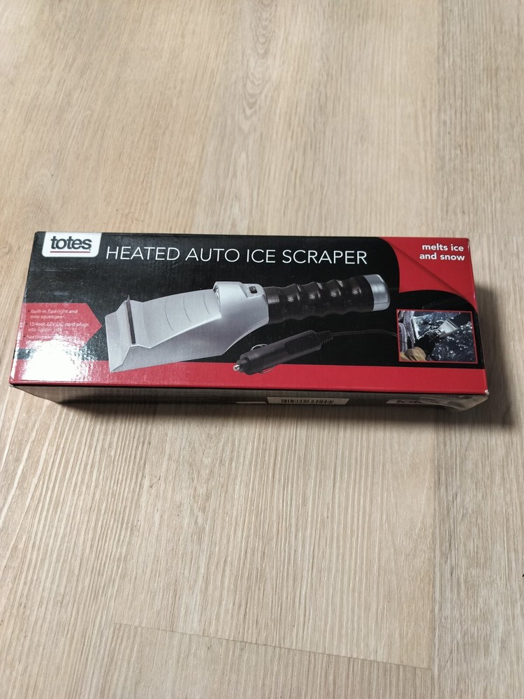 HEATED AUTO ICE SCRAPER AC OUTLET MINI SQUEEGEE FLASHLIGHT