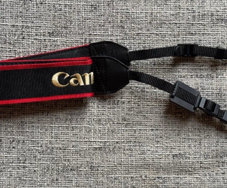 CANON EOS 5DS Camera Strap, Black & Red, Good Condition