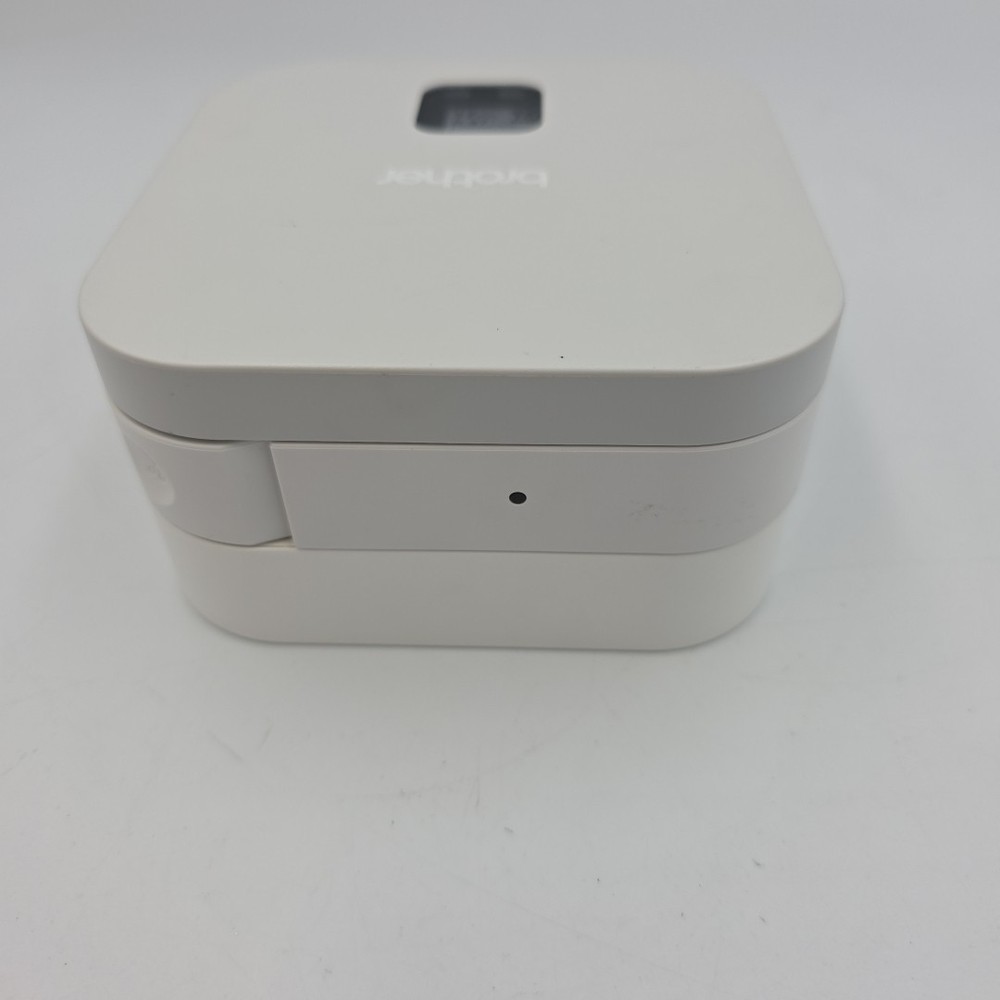 Brother P-Touch PT-P300BT Cube Smartphone Bluetooth Wireless TESTED