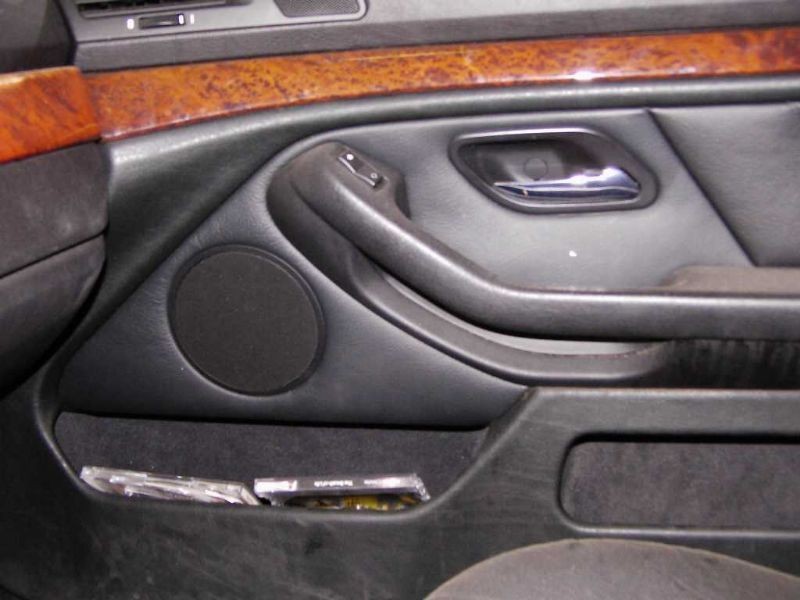 98 99 00 BMW 528I AC CONDENSER
