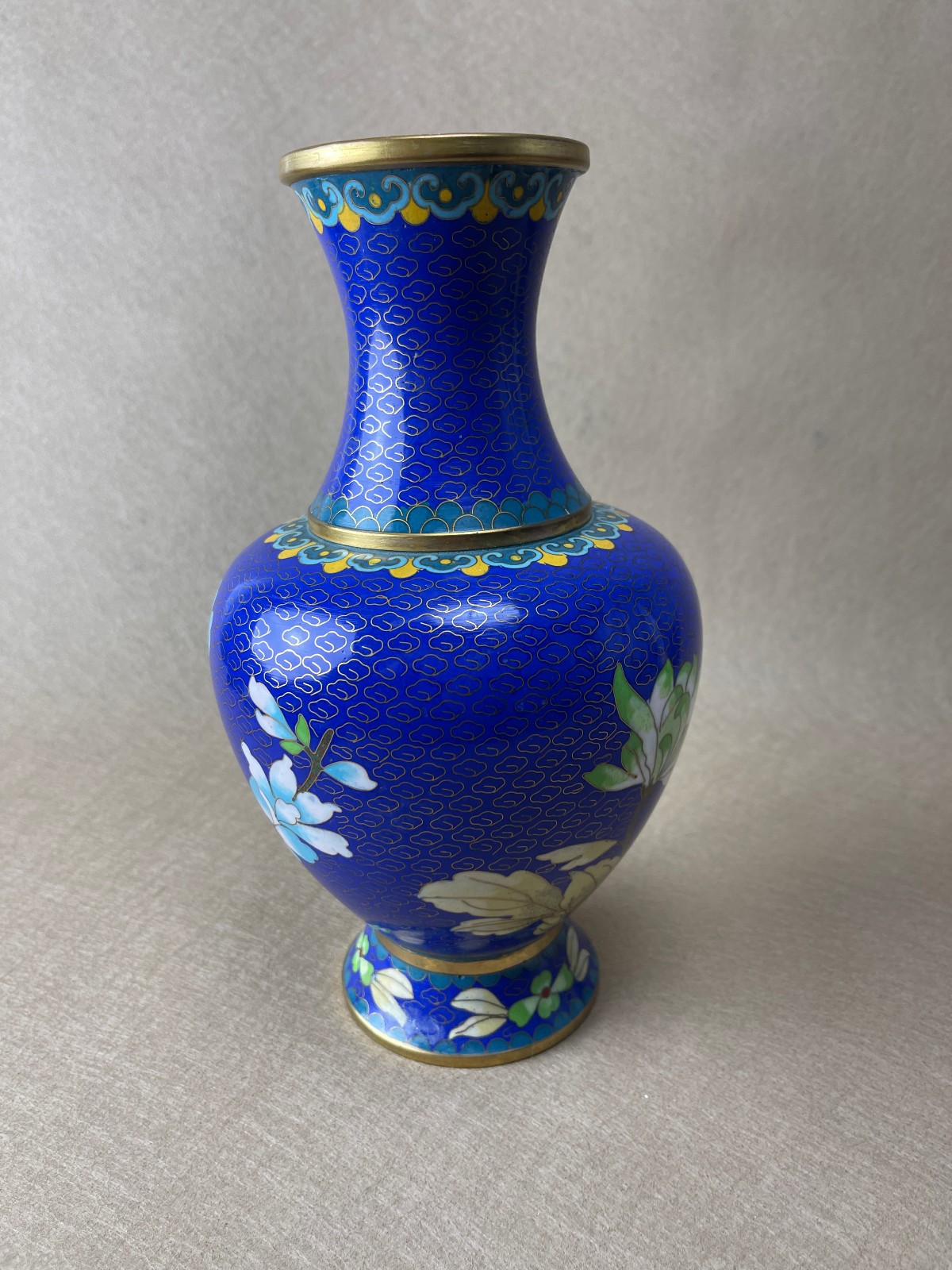 Vintage Chinese Cloisonne Enamel Vase Blue Chrysanthemum Floral Brass 10”