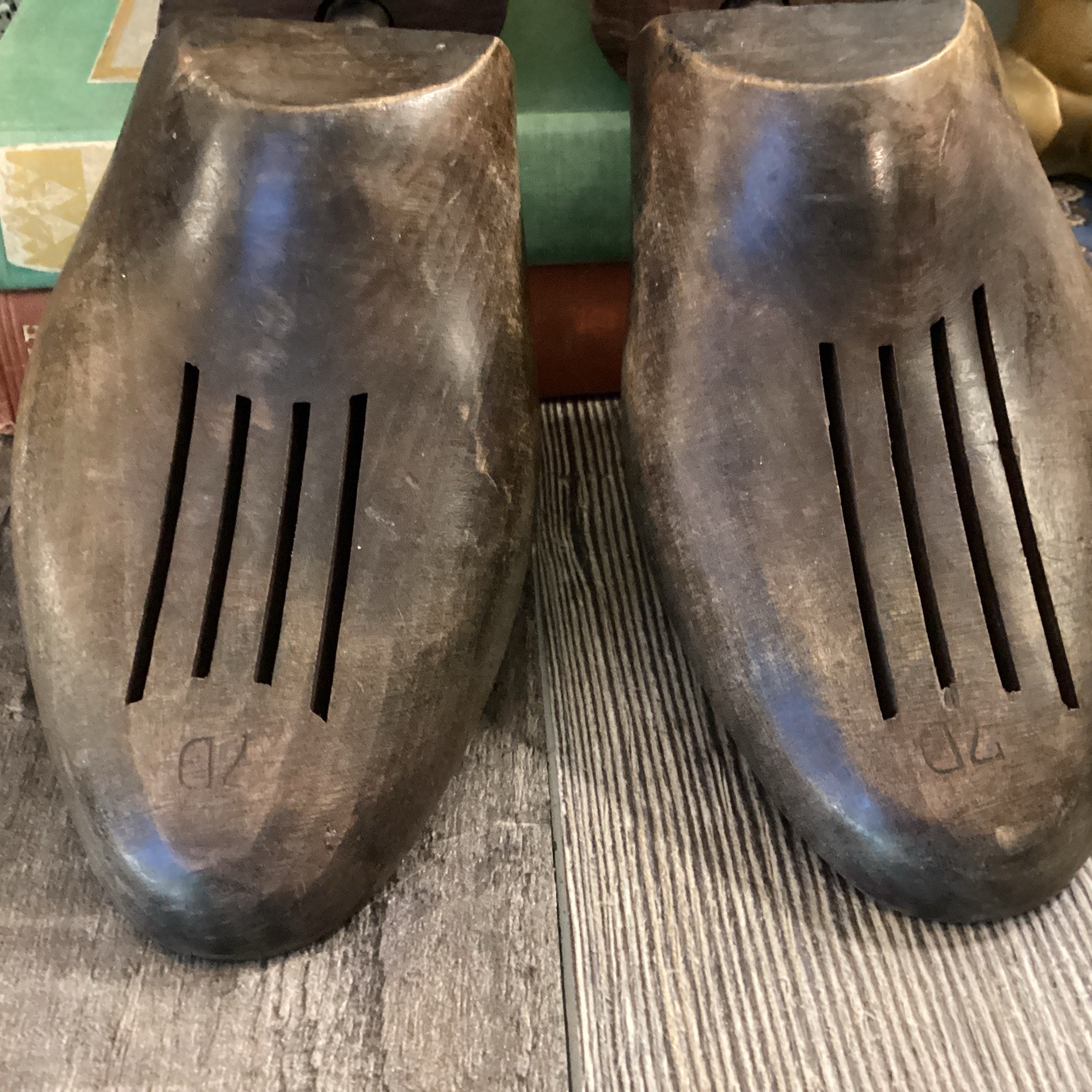 SHOE TREE WOOD WOODEN STRETCHER Marked 7D Vintage Shoe Form Pair